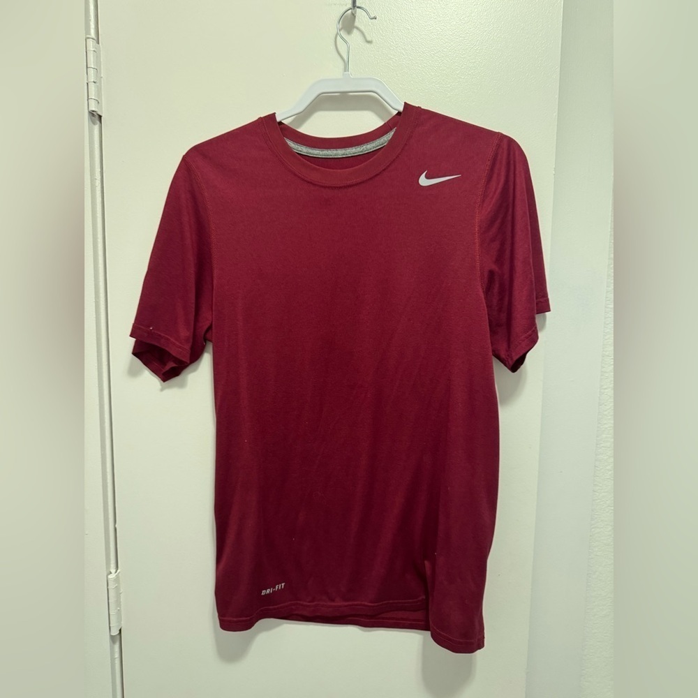 Nike Men's Small Burgundy Dri-FIT Tee
